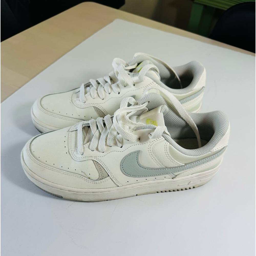 Nike Gamma Force Sneakers Women size 9 Color off white